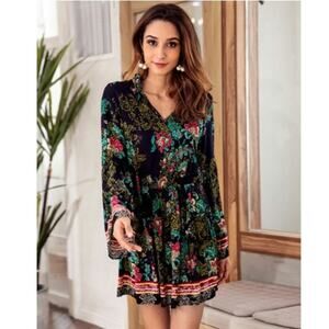 Sucnefas Floral Mini Dress Navy V-neck NWT Lightweight Bell Sleeve Size XL Boho